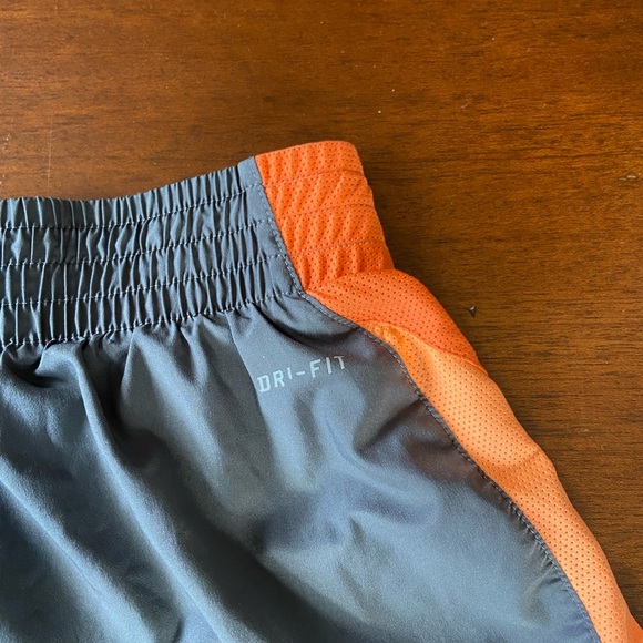 Nike Running Shorts - Picture 4 of 5